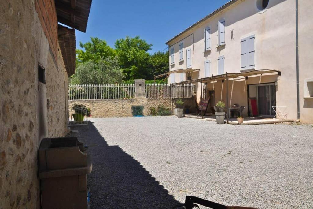 Le Gite Du Jas Vieux Montfort  Exterior foto